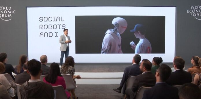 Menschen, die mit Robotern aufwachsen, könnten Gefühle für sie entwickeln Menschen, die mit Robotern aufwachsen, könnten Gefühle für sie entwickeln und ih...