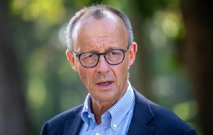 Wie Russen heute Deutschland sehen(Red.) Stefano di Lorenzo, geboren in Wie Russen heute Deutschland sehen(Red.) Stefano di Lorenzo, geboren in Italien,...