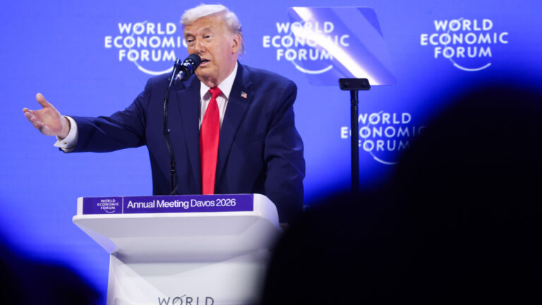 Bemühungen zur „Rettung der Demokratie“ in Davos